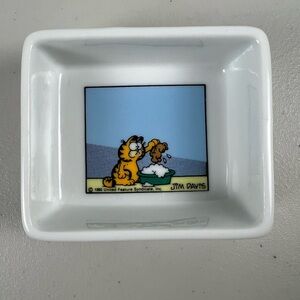 Vintage Garfield Ceramic Trinket Dish Jim Davis 1982 Enesco with sticker